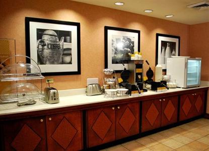 фото отеля Hampton Inn Capital Boulevard North Raleigh