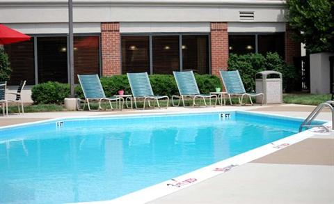 фото отеля Hampton Inn Capital Boulevard North Raleigh