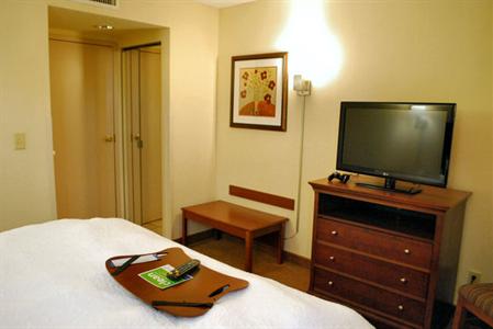 фото отеля Hampton Inn Capital Boulevard North Raleigh