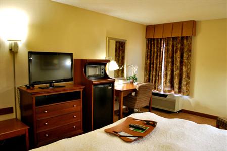 фото отеля Hampton Inn Capital Boulevard North Raleigh