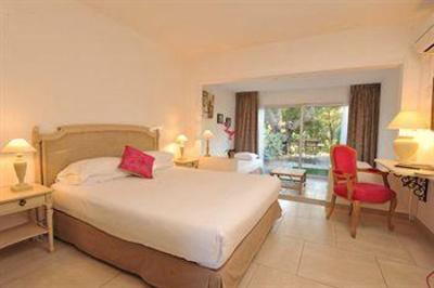 фото отеля Best Western Relais De Font Mourier Hotel Cogolin