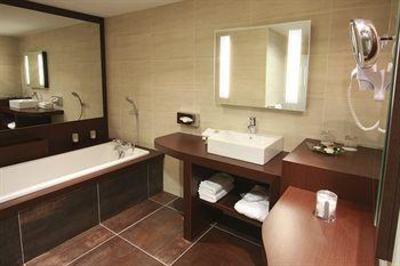 фото отеля Hotel Kyriad Prestige Montpellier Ouest