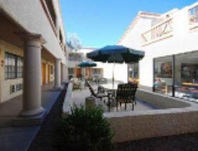 фото отеля Ramada Foothills Inn & Suites