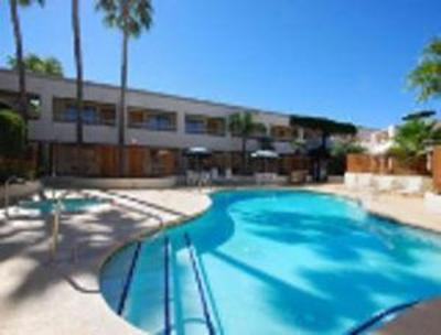 фото отеля Ramada Foothills Inn & Suites
