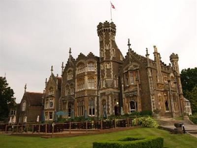 фото отеля Oakley Court Hotel Windsor