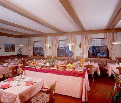 фото отеля Arnica Garni Hotel Pinzolo