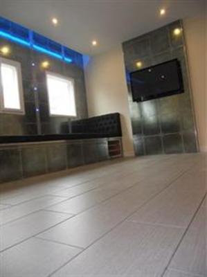 фото отеля Signature Living Call Direct & Save