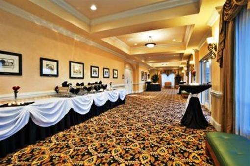 фото отеля Holiday Inn Hotel & Conference Center