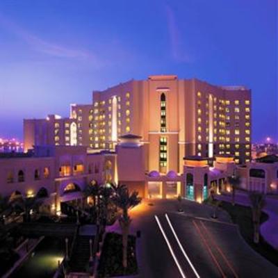 фото отеля Traders Hotel Qaryat Al Beri Abu Dhabi