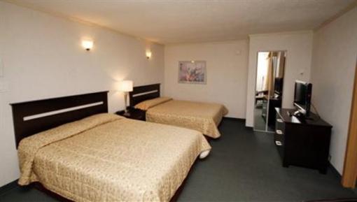 фото отеля High Country Inn Whitehorse