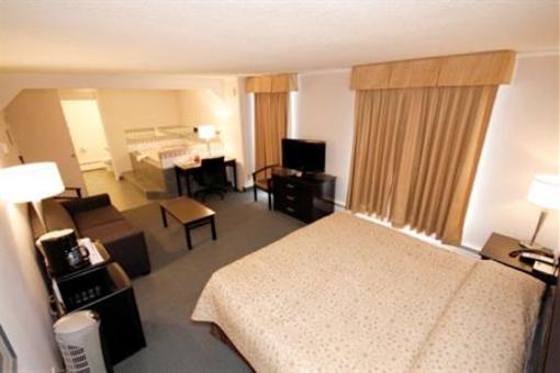 фото отеля High Country Inn Whitehorse