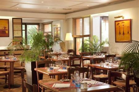 фото отеля Campanile Hotel Mayenne