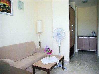 фото отеля Priscapac Apartment Hotel