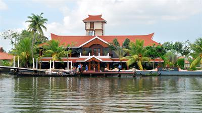 фото отеля Lake Palace Resort Alleppey