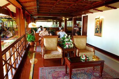 фото отеля Lake Palace Resort Alleppey
