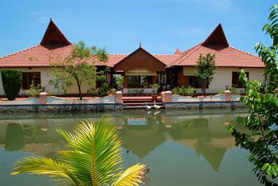 фото отеля Lake Palace Resort Alleppey