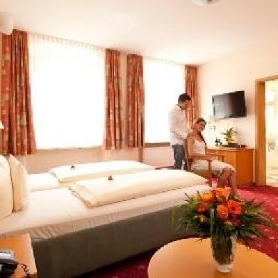 фото отеля Akzent Hotel Goldner Stern Muggendorf