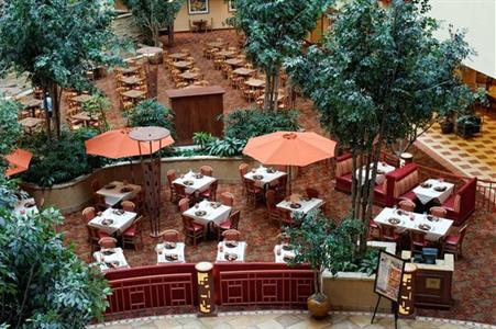 фото отеля Embassy Suites Hotel Albuquerque