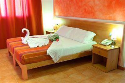 фото отеля Abbaidda Hotel Valledoria