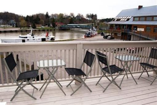 фото отеля Inn on the Harbour Port Stanley