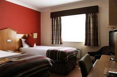 фото отеля Village Hotel Cardiff