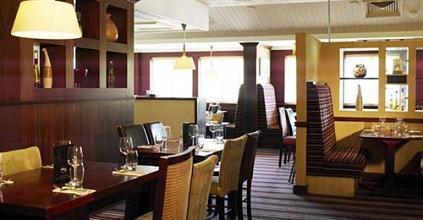 фото отеля Village Hotel Cardiff