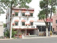 Hotel Parth
