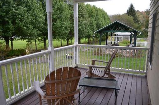 фото отеля Azalea Inn Bed and Breakfast