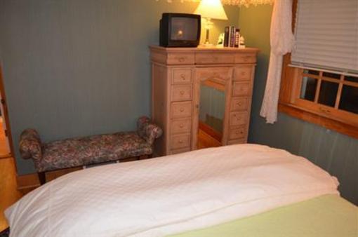 фото отеля Azalea Inn Bed and Breakfast