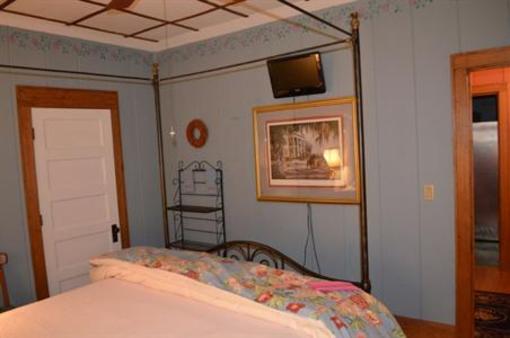 фото отеля Azalea Inn Bed and Breakfast