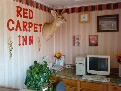 фото отеля Red Carpet Inn Dix
