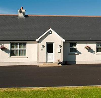 фото отеля Clare Forest Cottage