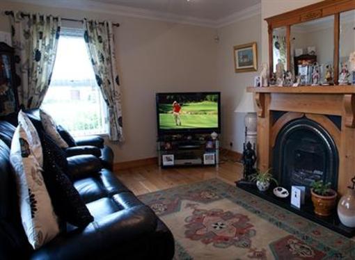фото отеля Clare Forest Cottage