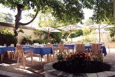 фото отеля La Boule d'Or Hotel Barbezieux-Saint-Hilaire