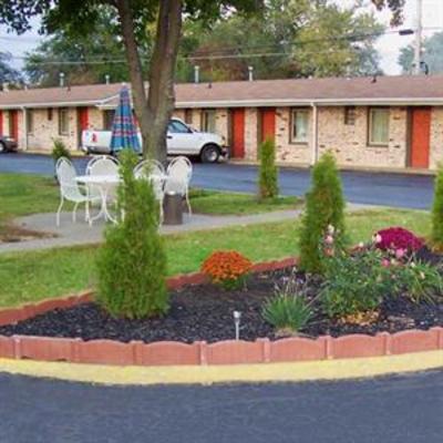 фото отеля C&H Motel