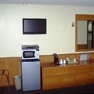 фото отеля C&H Motel