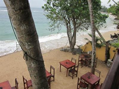фото отеля Thaproban Beach House