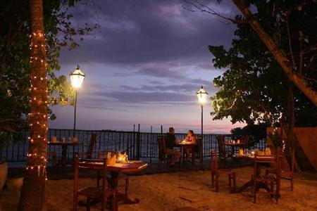 фото отеля Thaproban Beach House
