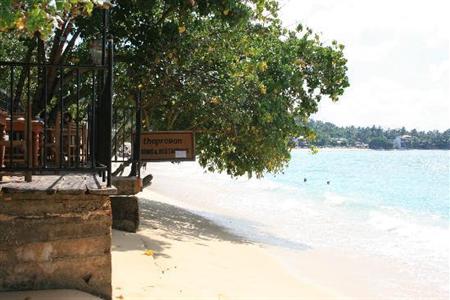 фото отеля Thaproban Beach House