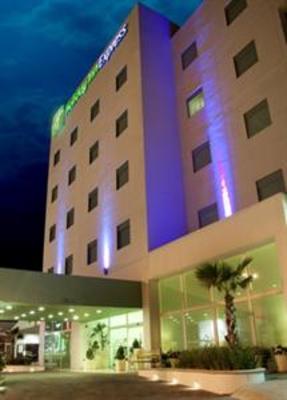 фото отеля Holiday Inn Express Guadalajara Sur Tlaquepaque