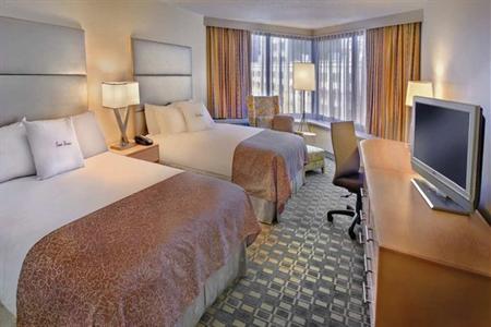 фото отеля Doubletree by Hilton Philadelphia Center City