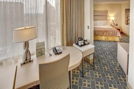 фото отеля Doubletree by Hilton Philadelphia Center City