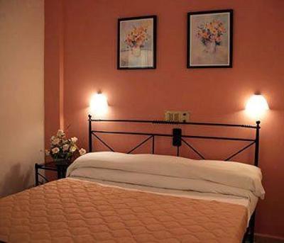 фото отеля Golden Sun Apartments Malia