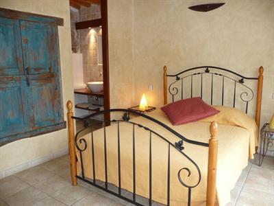 фото отеля Domaine De Blancardy Hostel Moulès-et-Baucels