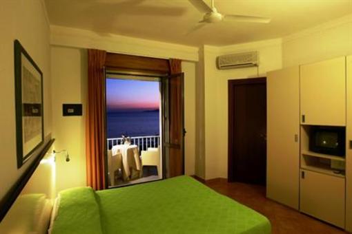 фото отеля Hotel Mediterraneo Sapri