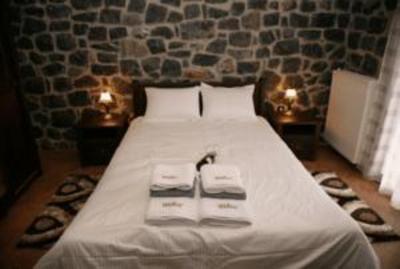 фото отеля Guesthouse Yades