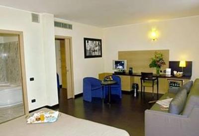 фото отеля Studios Hotel Cologno Monzese
