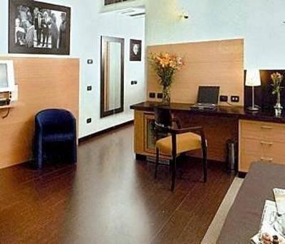 фото отеля Studios Hotel Cologno Monzese