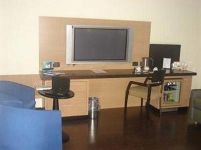 фото отеля Studios Hotel Cologno Monzese