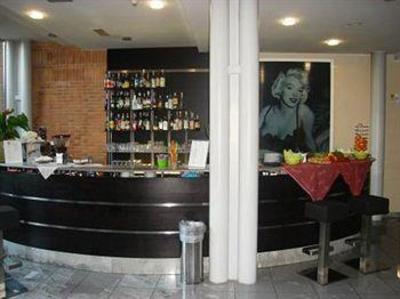 фото отеля Studios Hotel Cologno Monzese